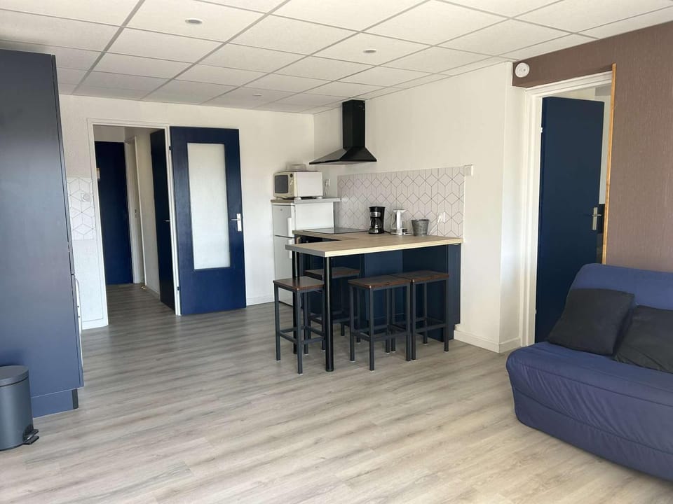Appartement rénové, 4 couchages, proche plage et commerces, parking privé, Port Camargue - FR-1-250-44 Apartment in Le Grau-du-Roi