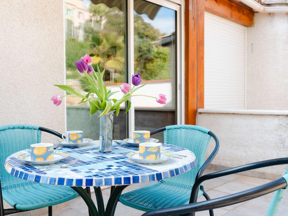 Charmant Pavillon avec 2 Terrasses et Parking Privé à Saint Pierre la Mer - FR-1-409-268 Villa in Fleury