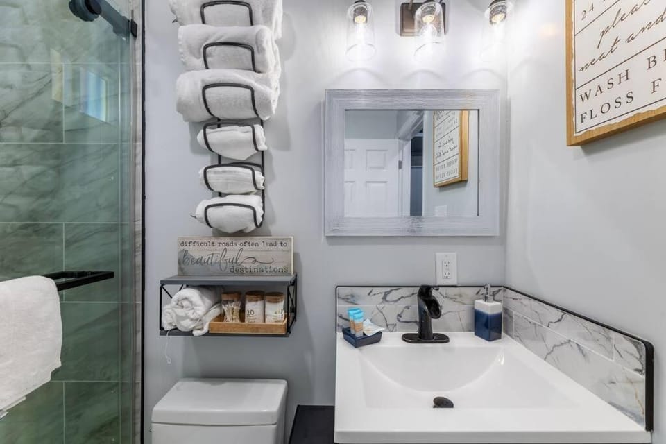 Shower, Bathroom, towels