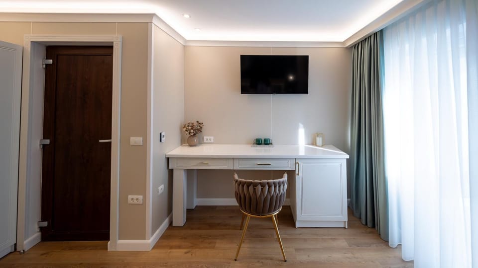 TV and multimedia, Dining area