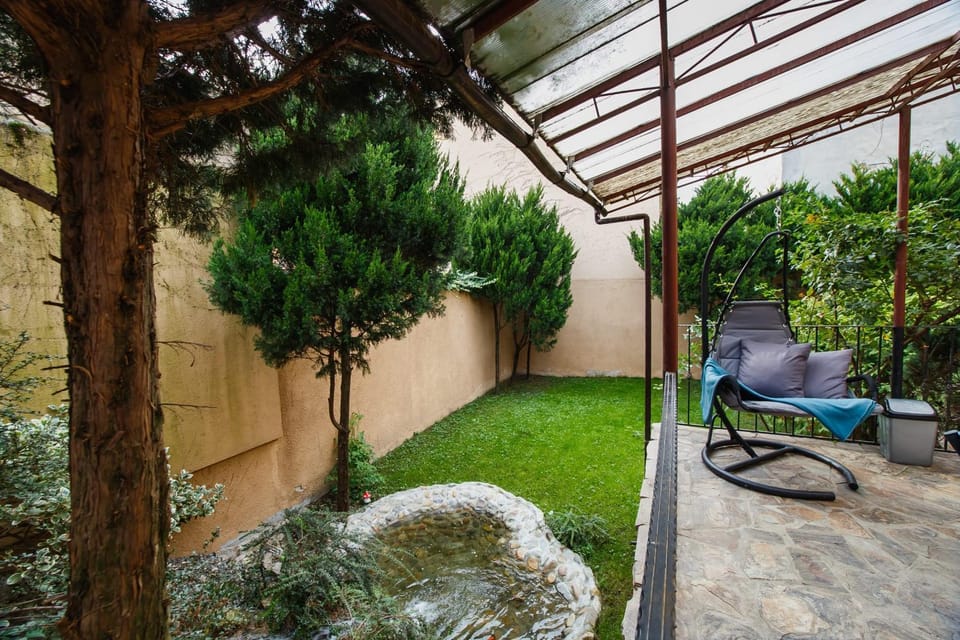 Patio, Garden, Garden view, sunbed