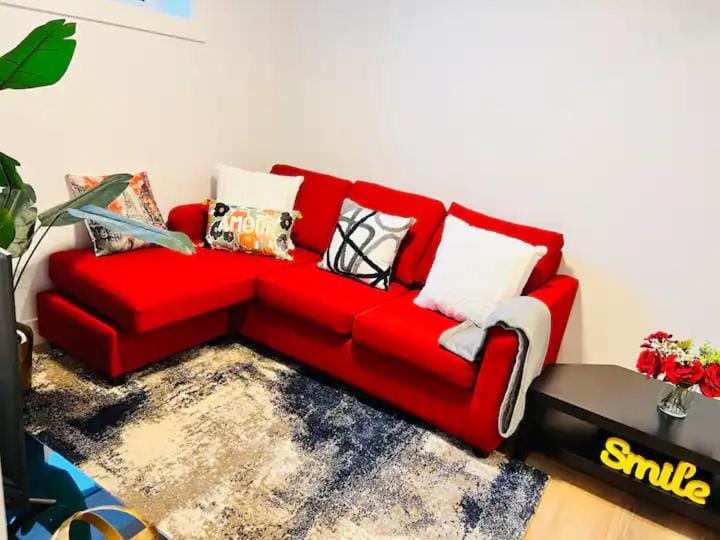 B21 River Valley 2bd Basement Suite House in Edmonton