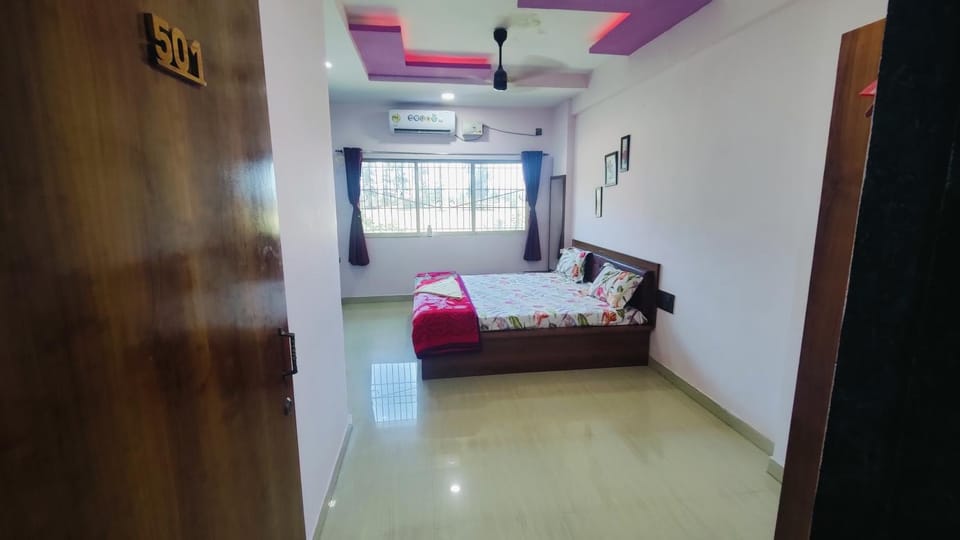 Bed, Photo of the whole room, Bedroom, air conditioner