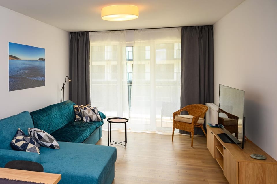 Communal lounge/ TV room, TV and multimedia, Living room