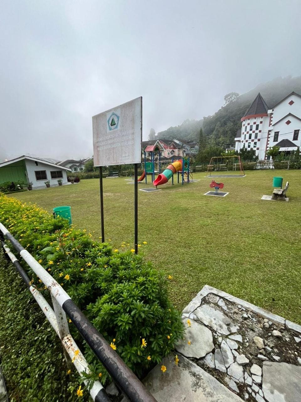 Children play ground, Garden, Mountain view