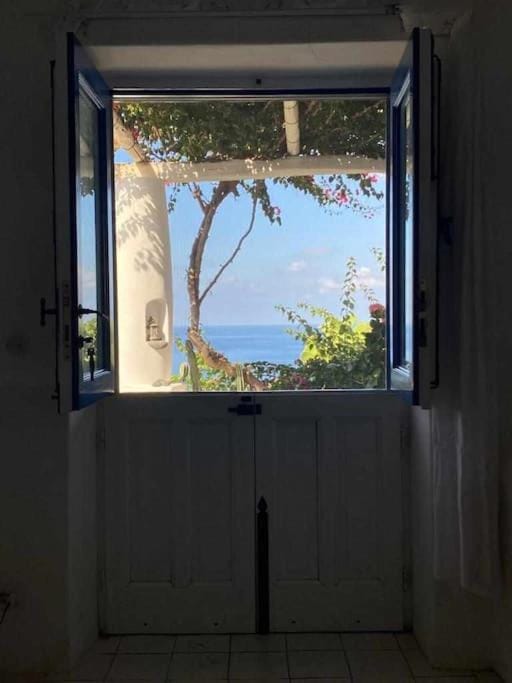La Casetta di Valeria - sea and port view House in Sicily