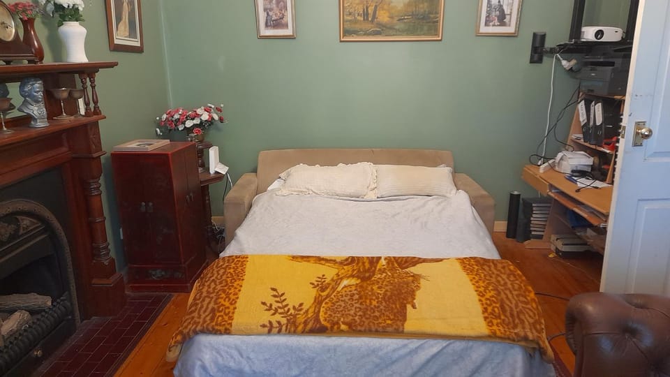 Reservoir Central close to train station OC03 Vacation rental in Melbourne