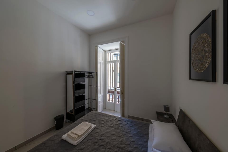 Bedroom, locker