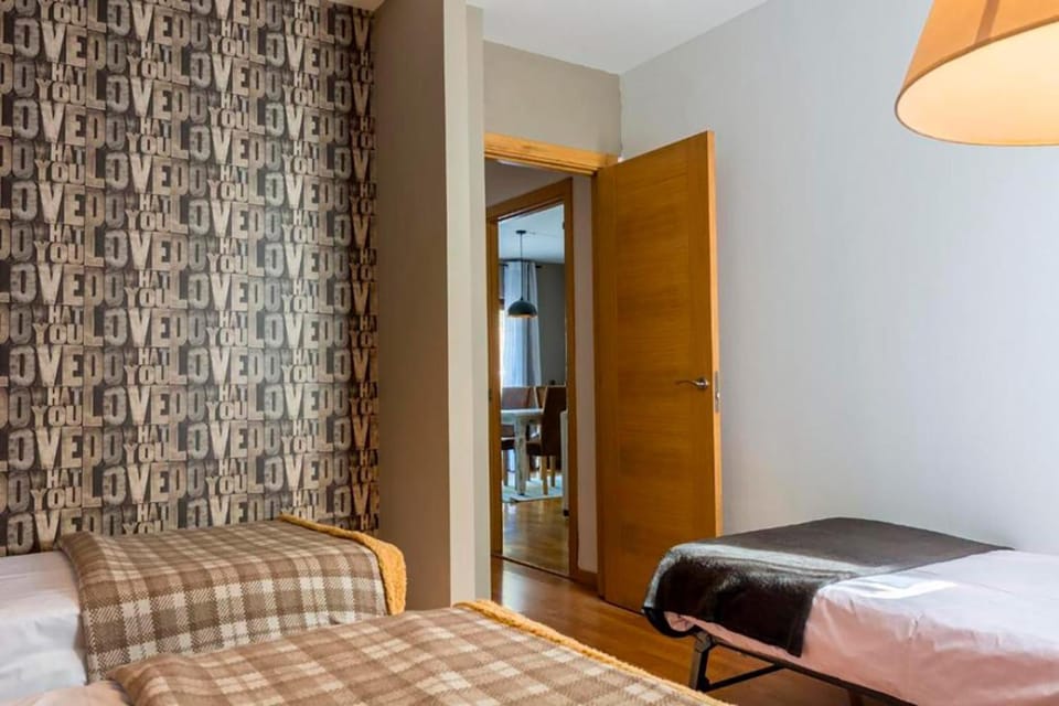 Apartamento a 15 minutos de Baqueira con parking y terraza Apartment in Catalonia