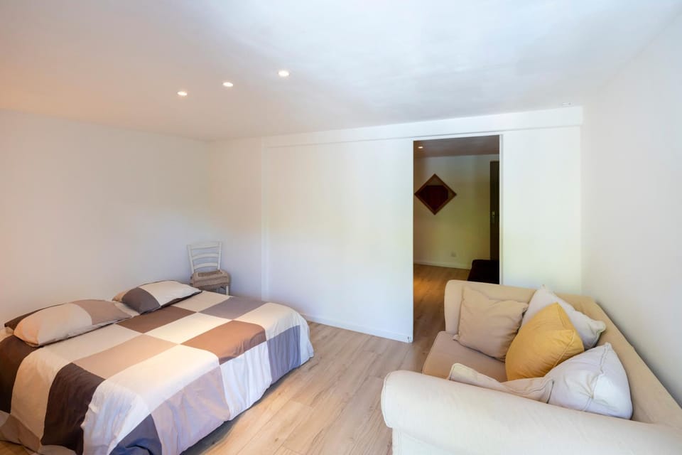 Property building, Living room, Bedroom