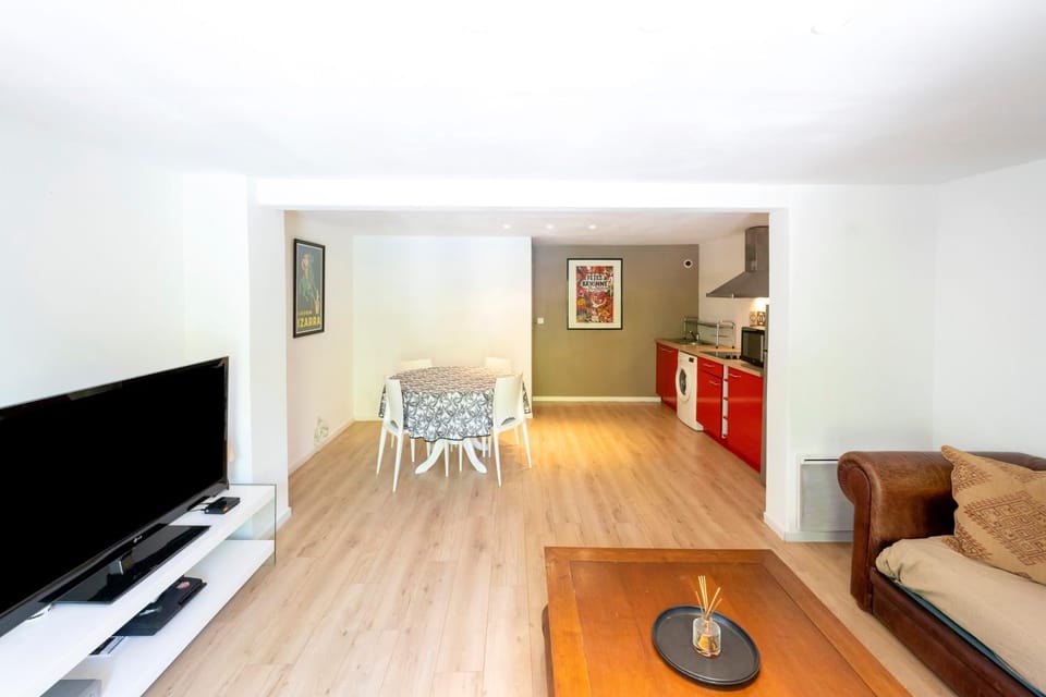Property building, Living room