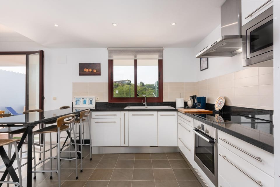 Kitchen or kitchenette, Living room