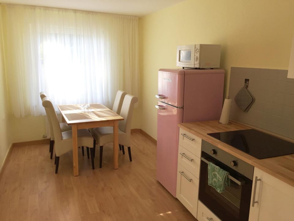 Property building, Kitchen or kitchenette, Living room