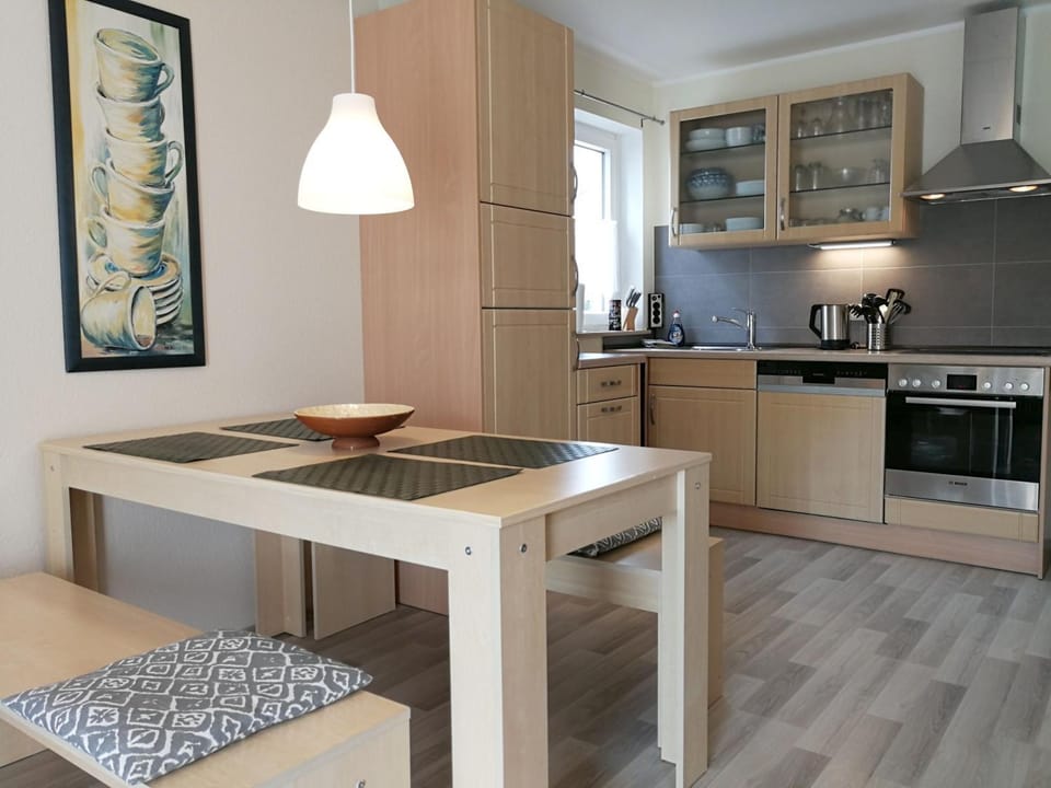 Property building, Kitchen or kitchenette, Living room