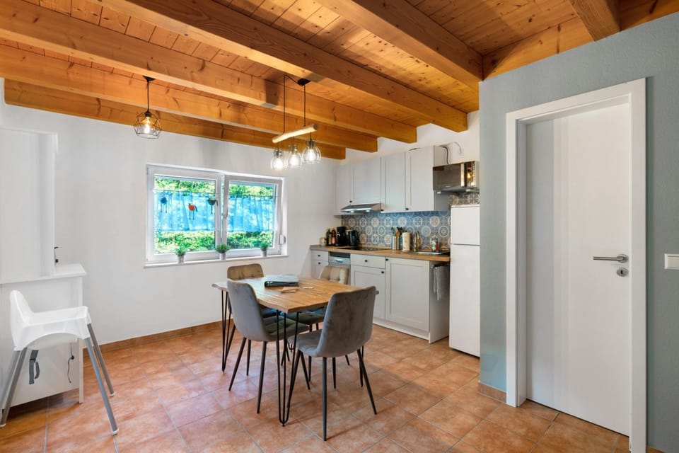 Property building, Kitchen or kitchenette, Living room