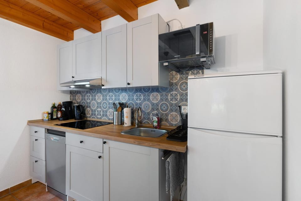 Kitchen or kitchenette, Living room