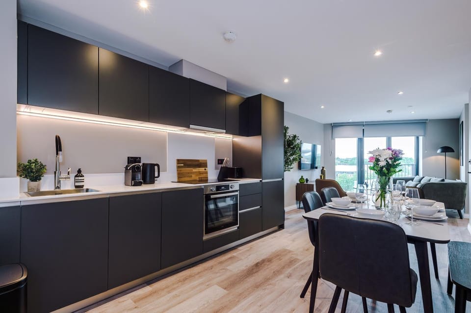 3 Bed Flat - Leeds City Centre - Free Parking Apartment in Leeds