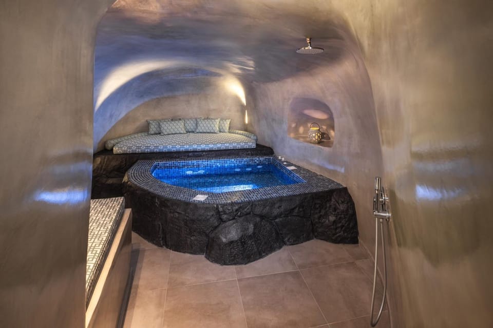 Shower, Hot Tub