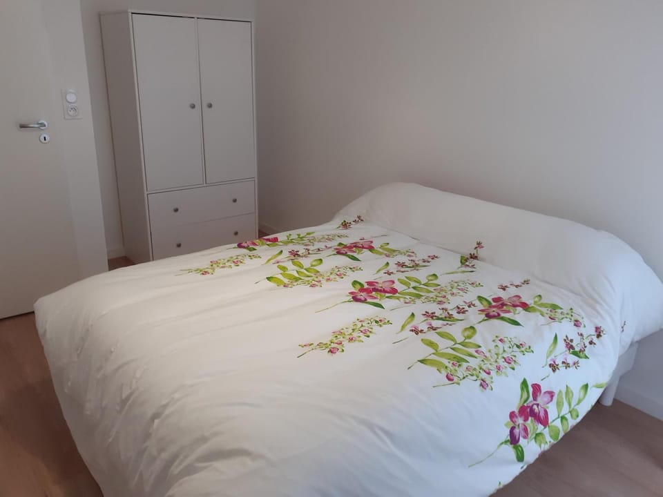 appartement neuf 65 m2 lumineux au calme balcon et parking Apartment in Royan