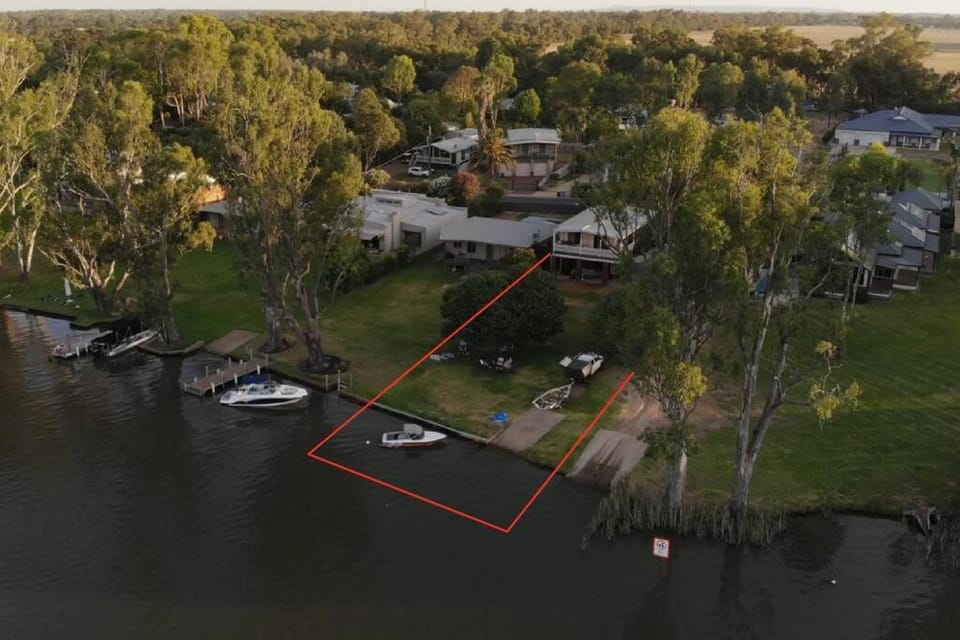 Golden Mile - On the Waterfront House in Bundalong