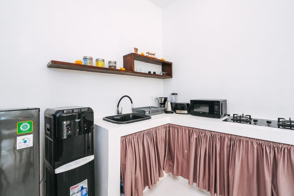 Coffee/tea facilities, Kitchen or kitchenette, microwave, pet friendly, stove, toaster