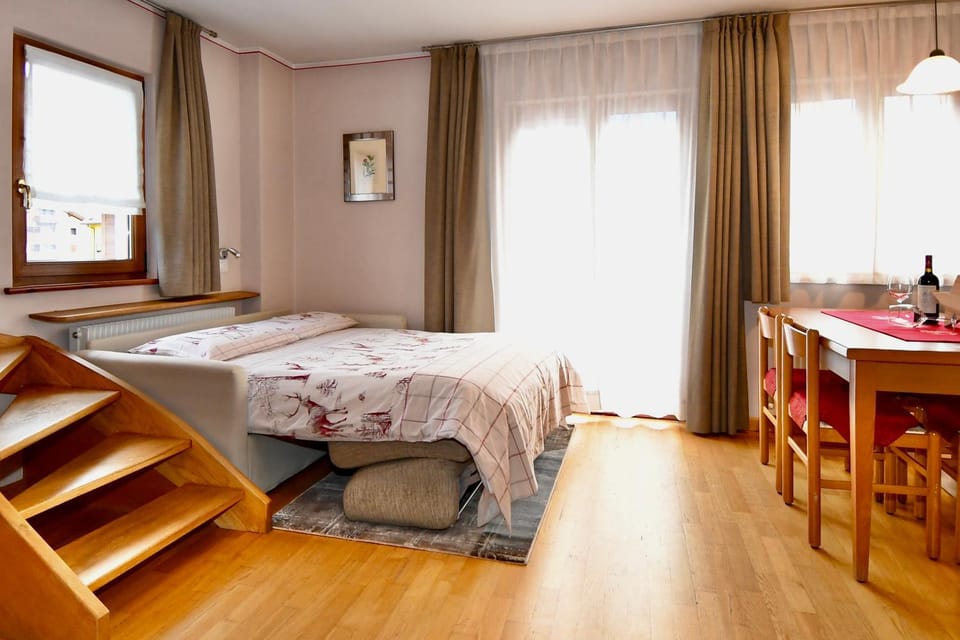 Living room, Bedroom