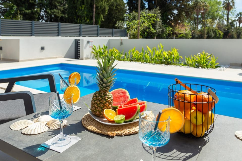 Pool view, Swimming pool