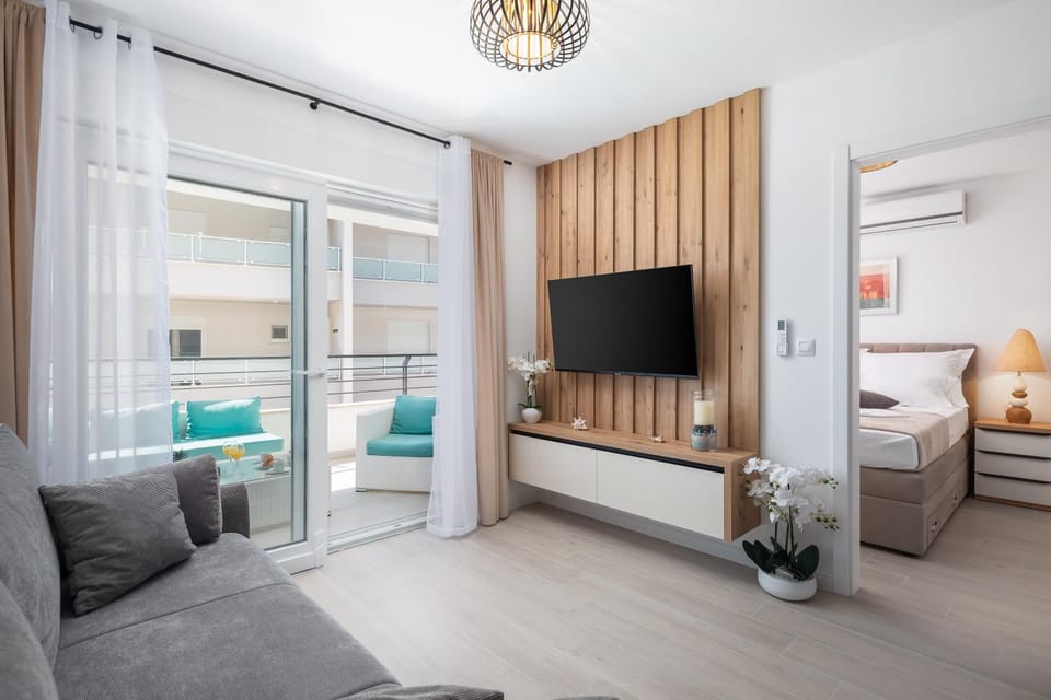 Elvin Apartment with sea view Apartment in Split-Dalmatia County