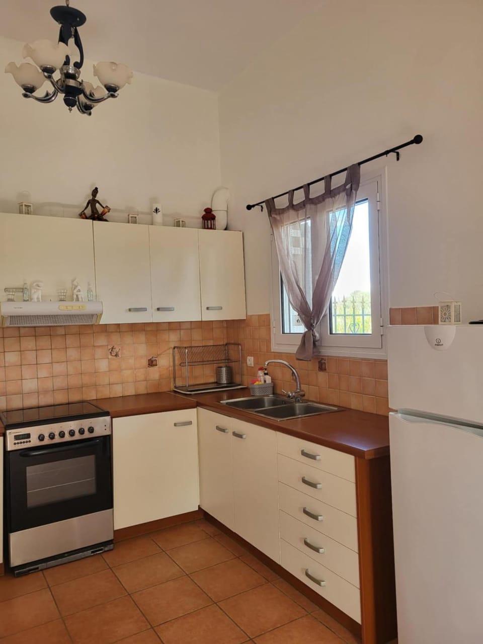 Relaxing Summer House with Garden & Private Parking 4 min from Beach in Pefki Apartment in Magnesia Prefecture, Greece
