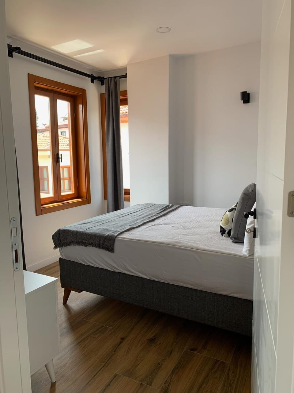 Bed, Bedroom, air conditioner
