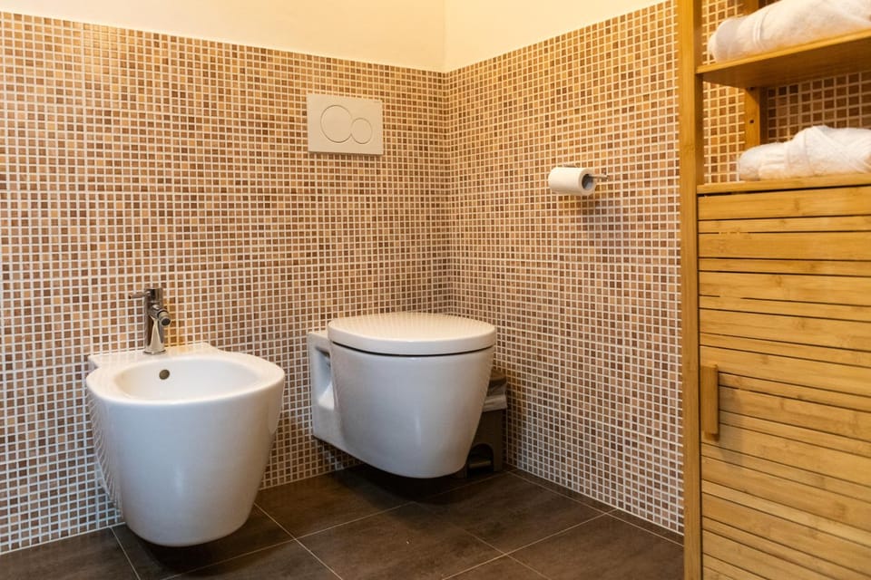Toilet, Bathroom