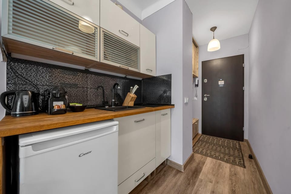 Coffee/tea facilities, Kitchen or kitchenette, oven, pet friendly, stove