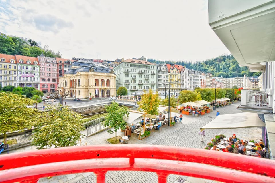Nearby landmark, Day, Neighbourhood, Natural landscape, City view, Street view, Location