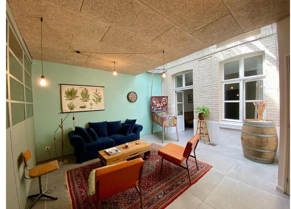 Living room, Seating area