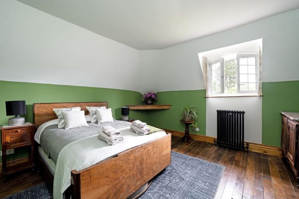 Tranquil holiday home & pool Saint Pierre BelleVue House in Nouvelle-Aquitaine