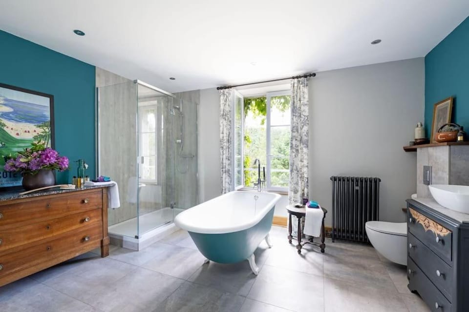 Tranquil holiday home & pool Saint Pierre BelleVue House in Nouvelle-Aquitaine