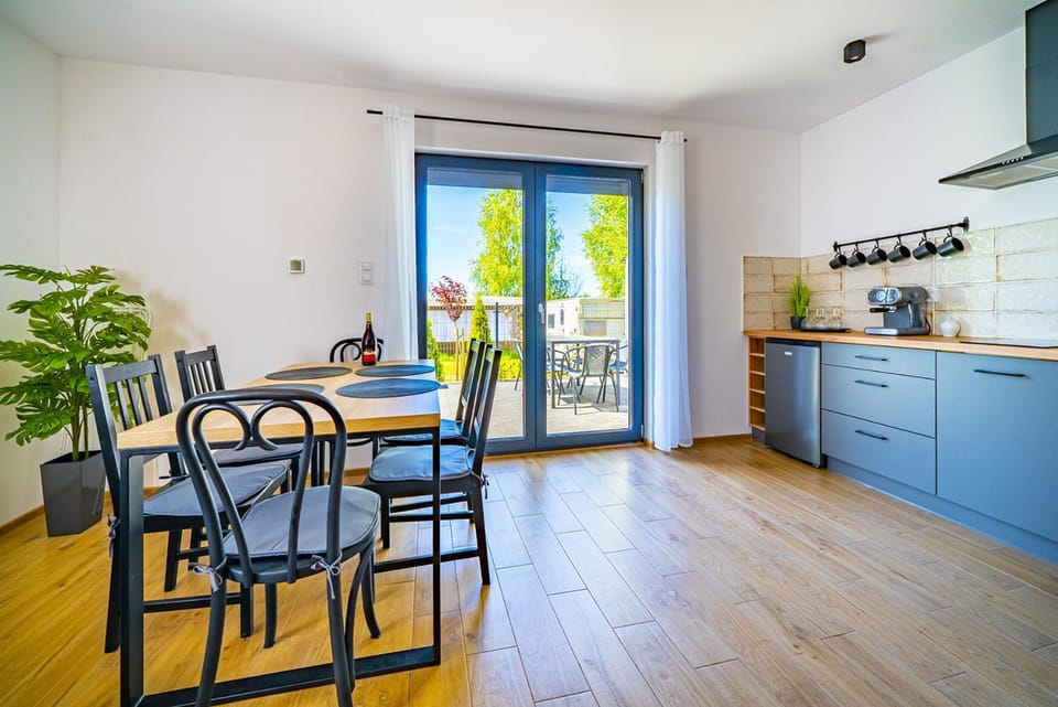 Kitchen or kitchenette, Living room, Dining area, stove