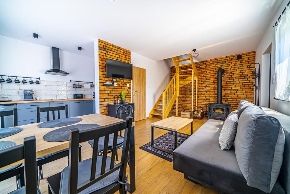 Kitchen or kitchenette, Living room, Seating area, Dining area