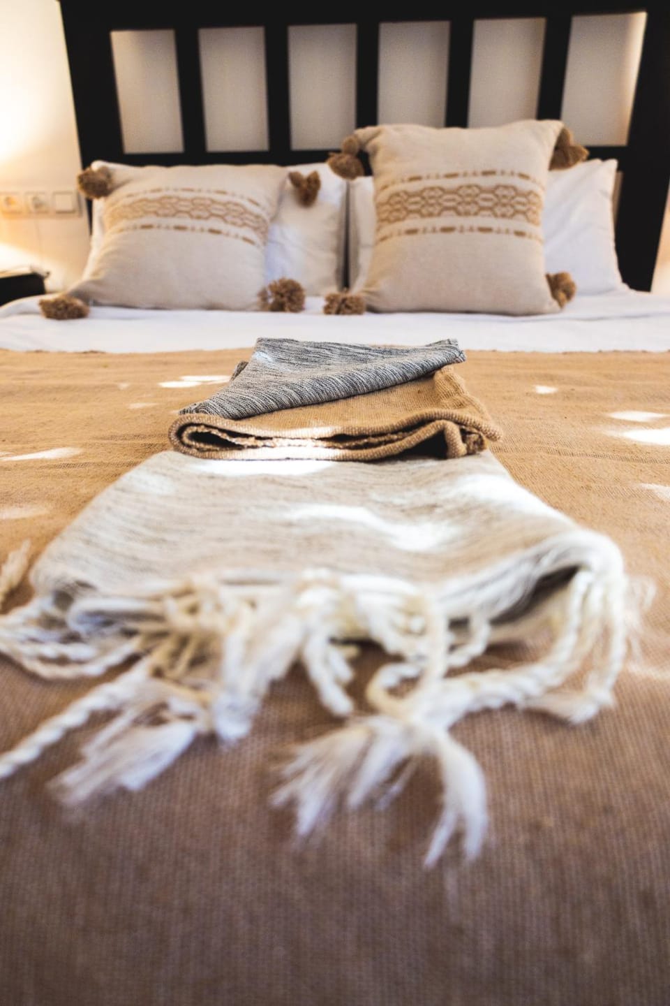 Bed, towels