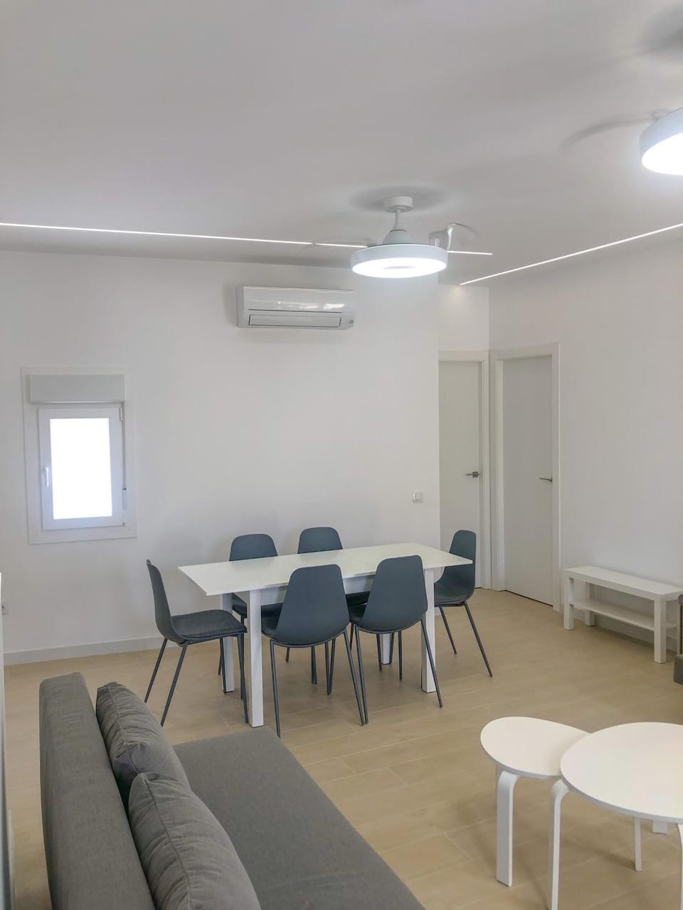 Living room, Seating area, Dining area, air conditioner