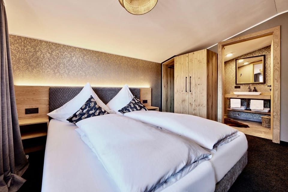 Bed, Bedroom, wardrobe