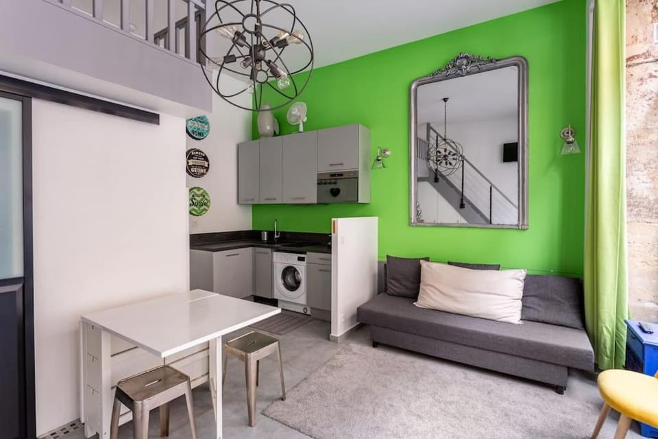 Casa Blanca Apartment in Paris