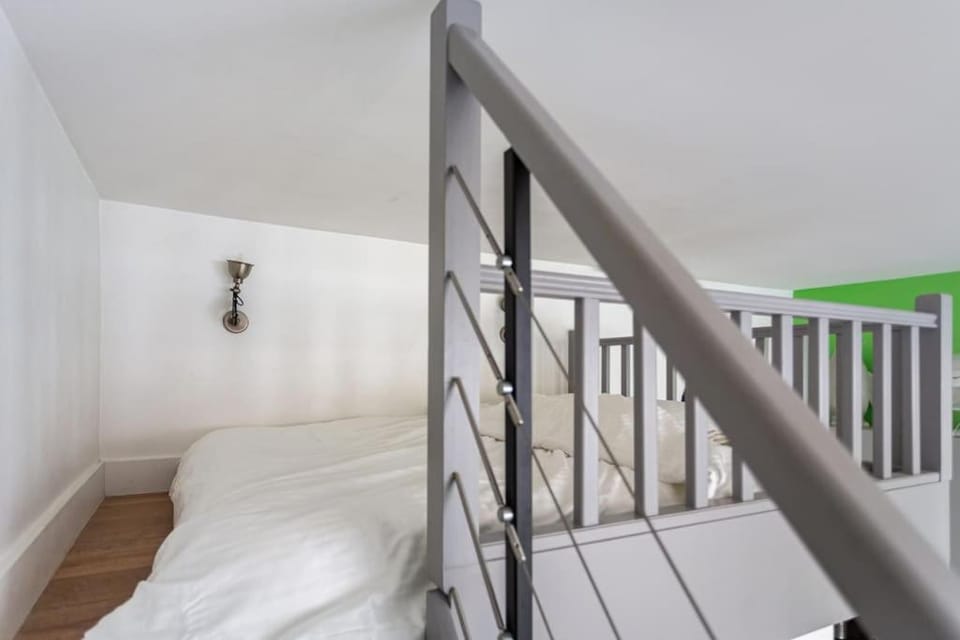 Casa Blanca Apartment in Paris