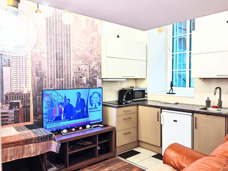Downtown studio next to the Basilica Apartment in Budapest