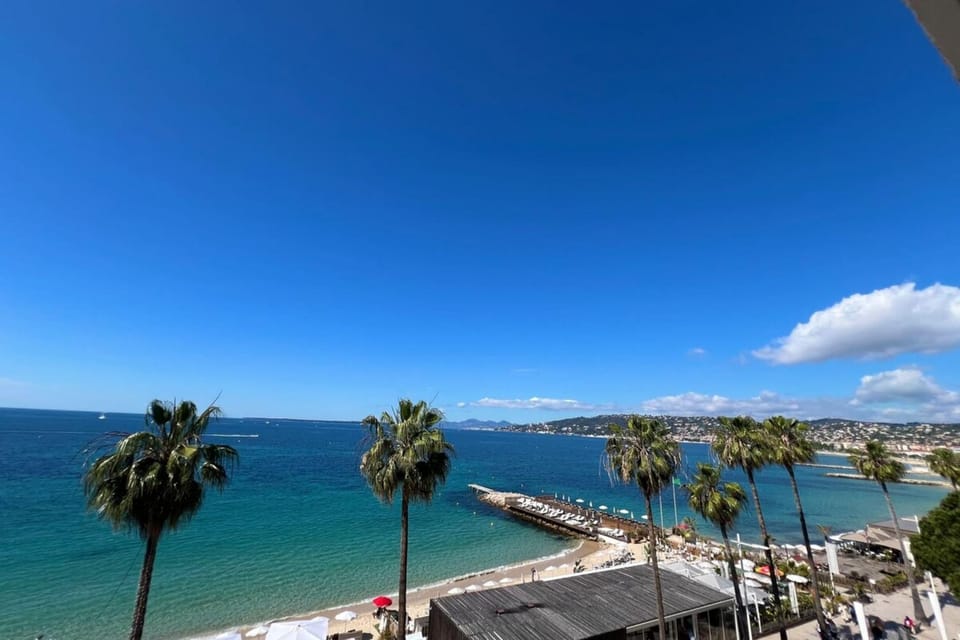 Juan les Pins - Sea View - 4 people - Parking Apartment in Antibes