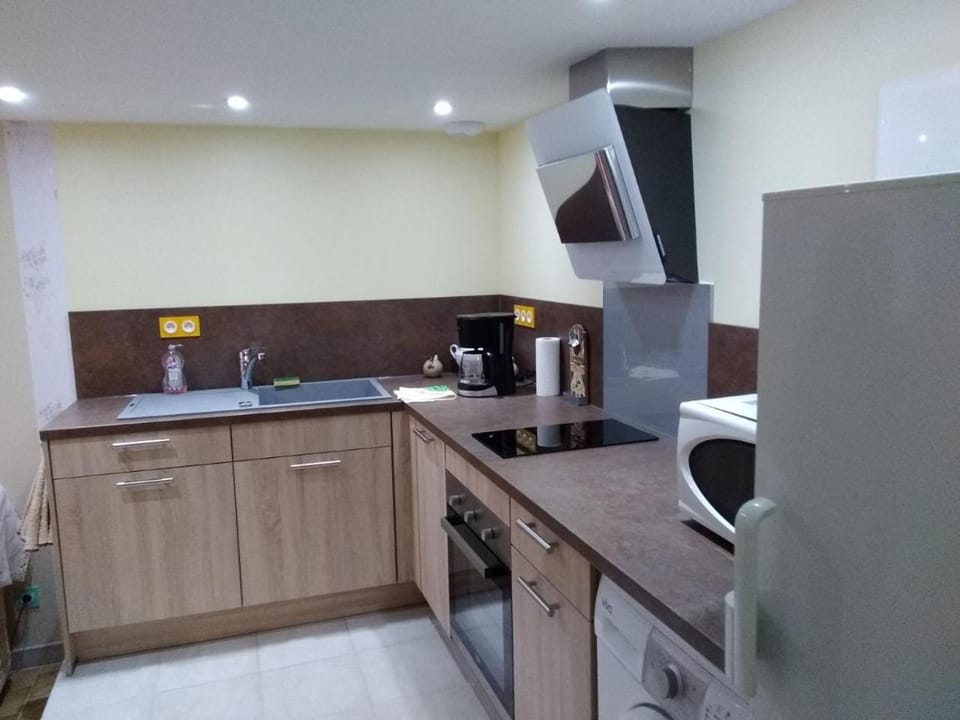 Coffee/tea facilities, Kitchen or kitchenette, oven, toaster