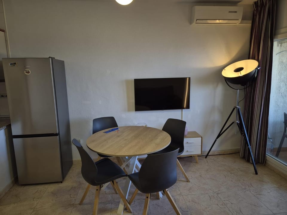 TV and multimedia, Living room, air conditioner
