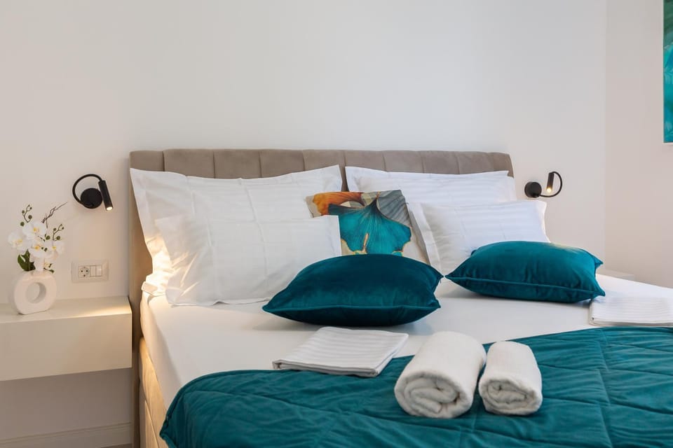 Luxury apartment Edvina with private parking Apartment in Makarska