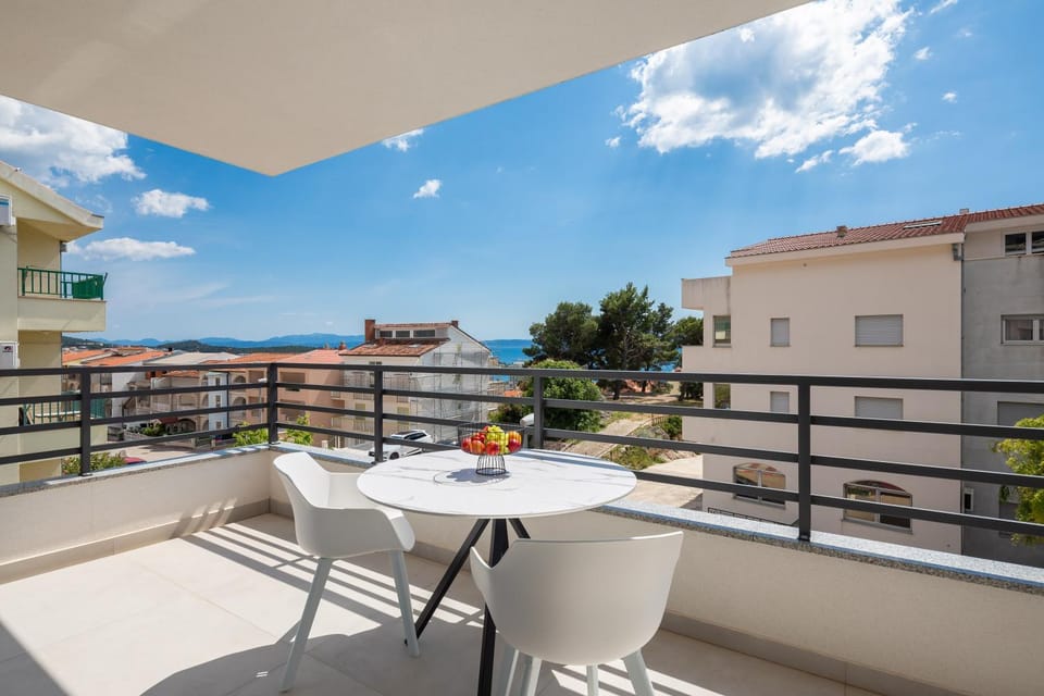 Property building, Balcony/Terrace