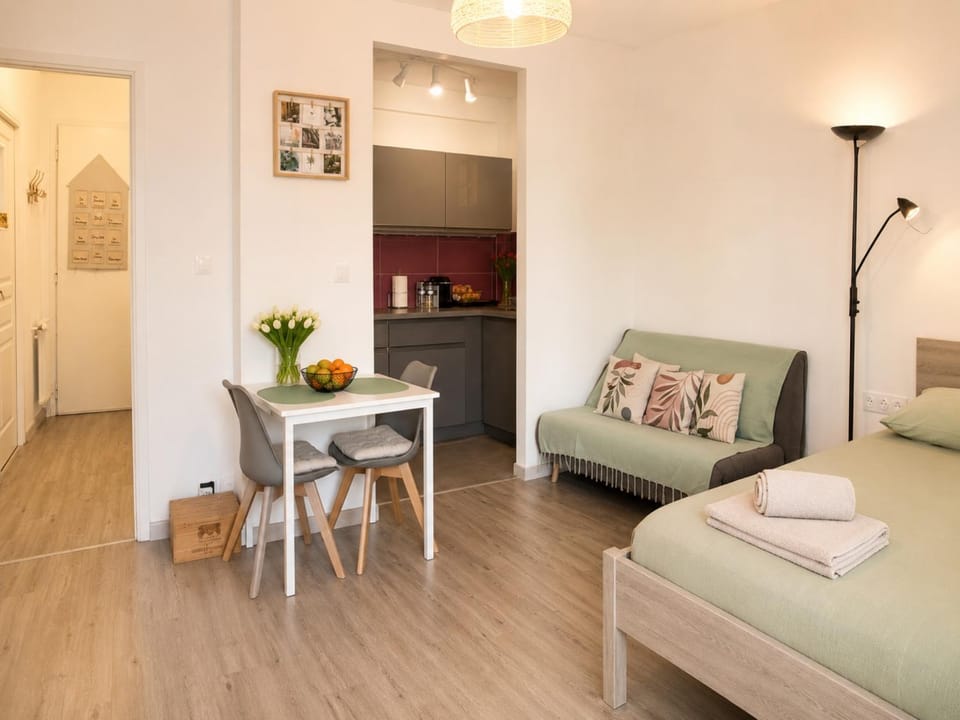Living room, Dining area, Bedroom, kitchen